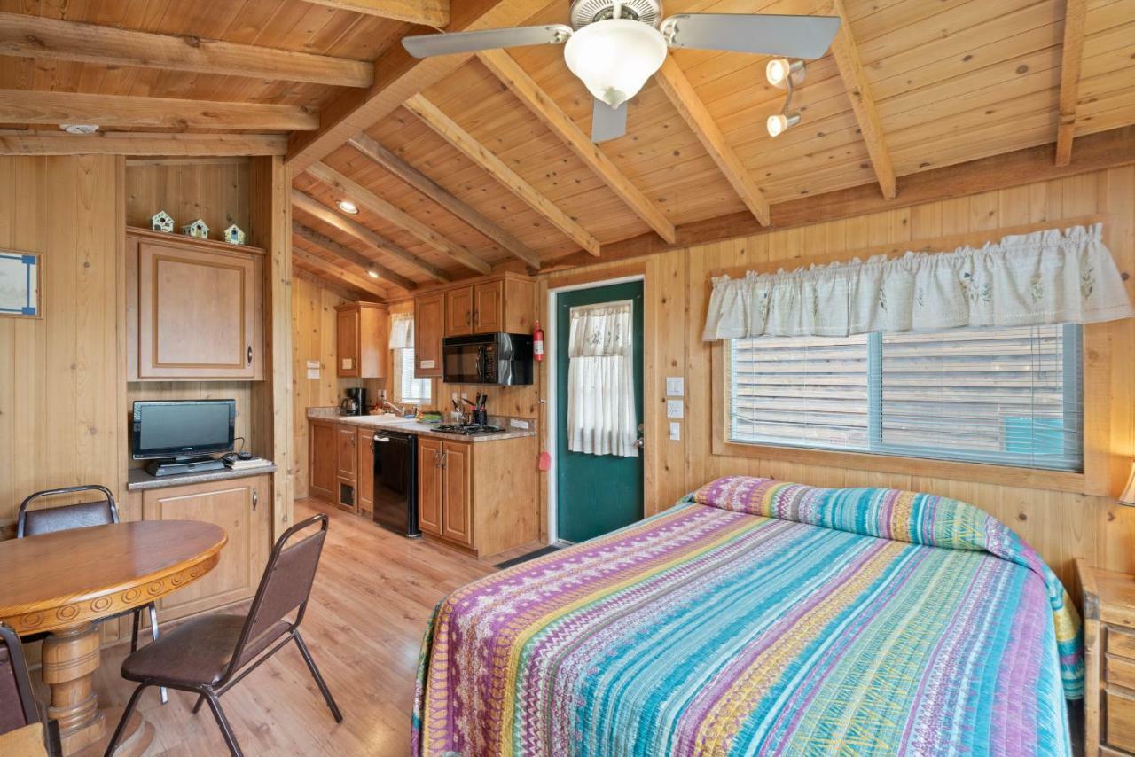 Crater Lake Resort Fort Klamath Bagian luar foto